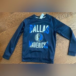 Dallas Mavericks tech crew neck  - youth medium